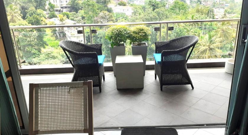 Grate Location - 2BR Apartment Pool+Gym+Luxuries - image 7