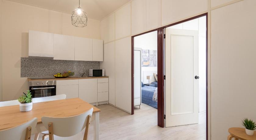 Cozy Sunny Flats by Hostwise - 46