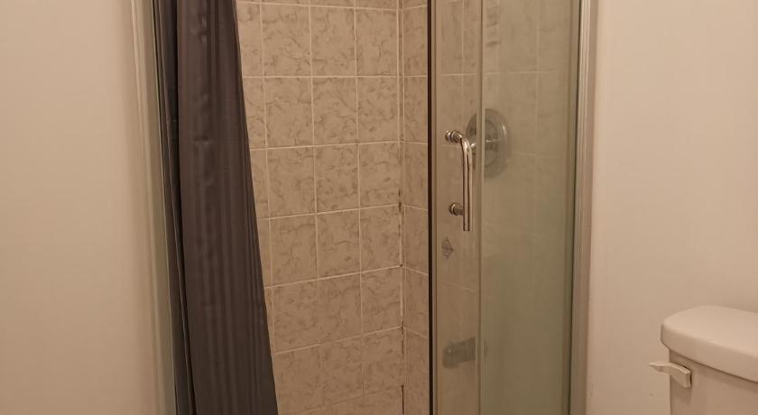 Private Rooms in House in North York Shared Kitchen photo