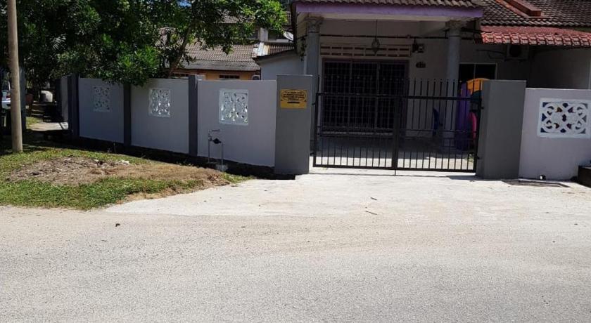 D'Salbiah Homestay — Hotel in Chukai