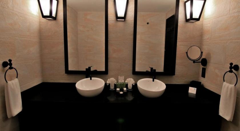Image of Junior Suite 17