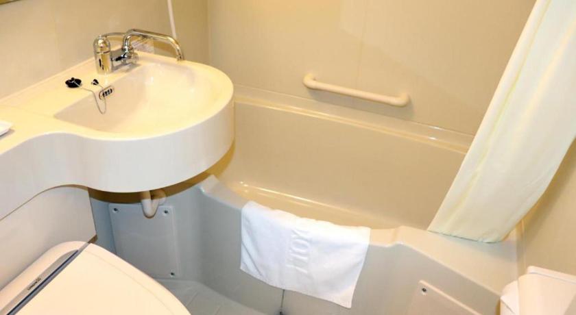 Toyoko Inn Kanazawa Kenrokuen Korimbo photo