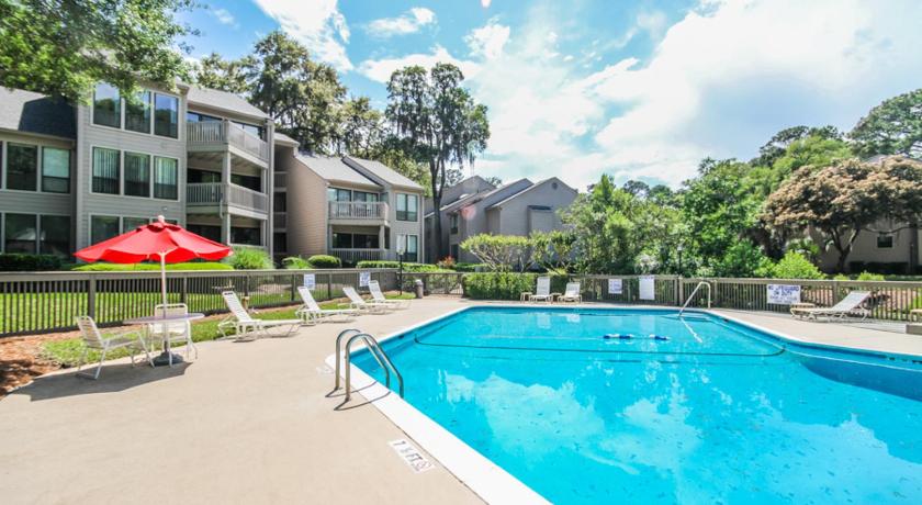 Lighthouse Tennis 2395, 2 Bedroom, Sleeps 6, Lagoon View, Sea Pines, Pool photo