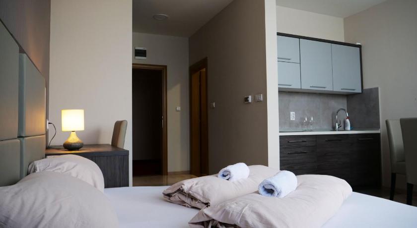 La Casa Apartments photo