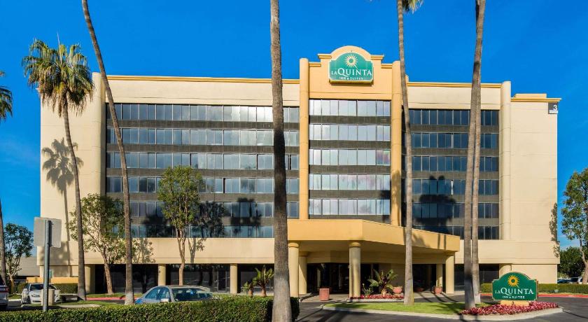 La Quinta Inn & Suites by Wyndham Buena Park photo