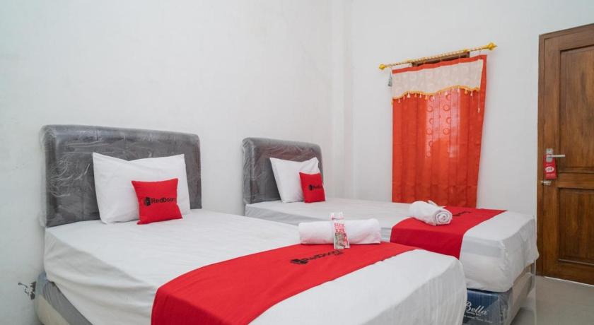 Image of RedDoorz Room 1