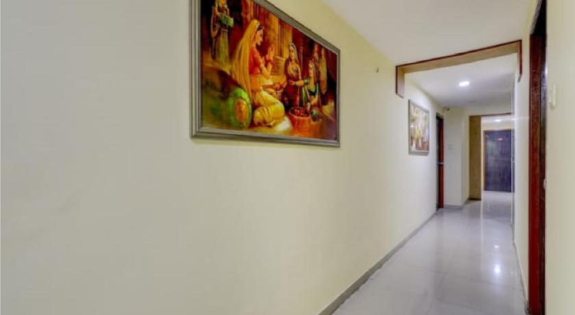 Hotel Krishna Palace Vastrapur photo