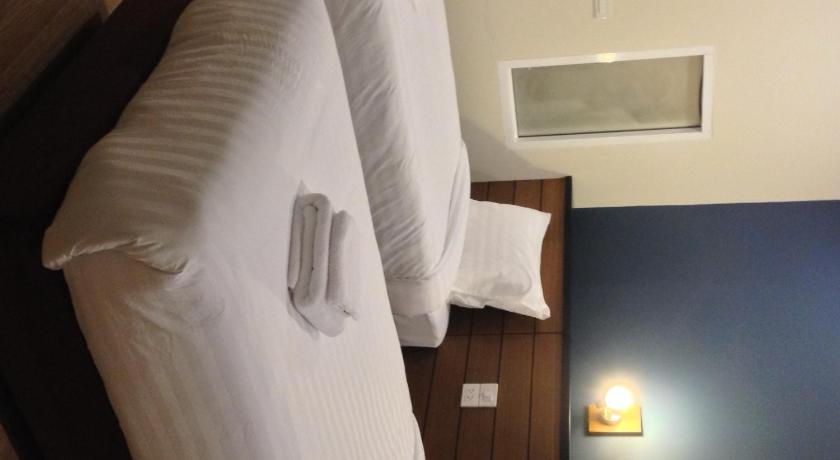 Image of Superior Twin bed 9