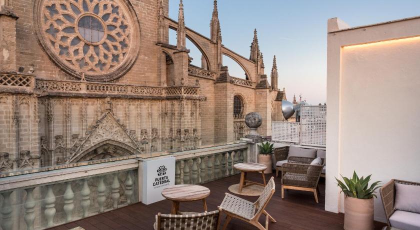 Puerta Catedral Suites photo