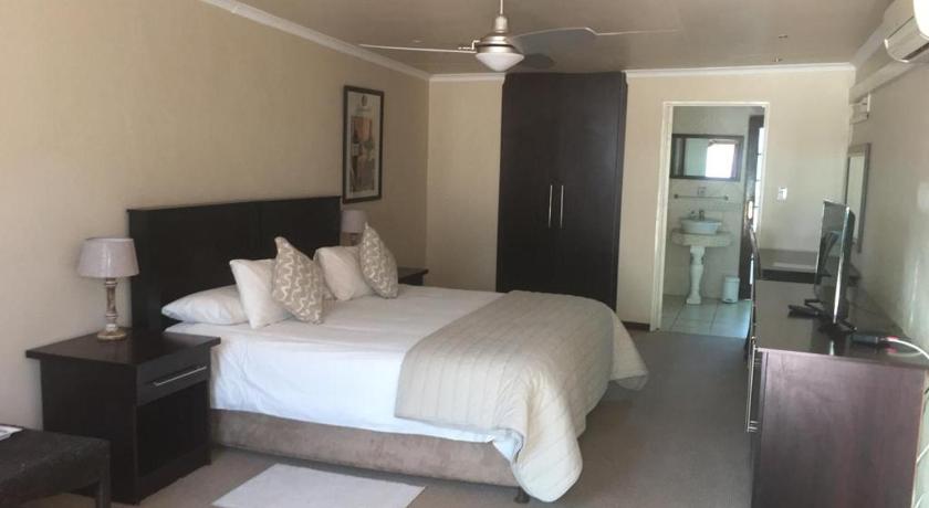 The Lazy Grape Guest Lodge & Spa photo