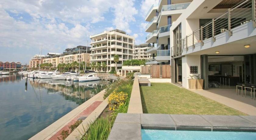 Stylish Waterfront Apartment in Cape Town