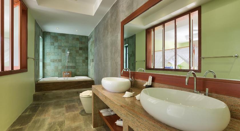 Image of 5 Bedroom Villa 2