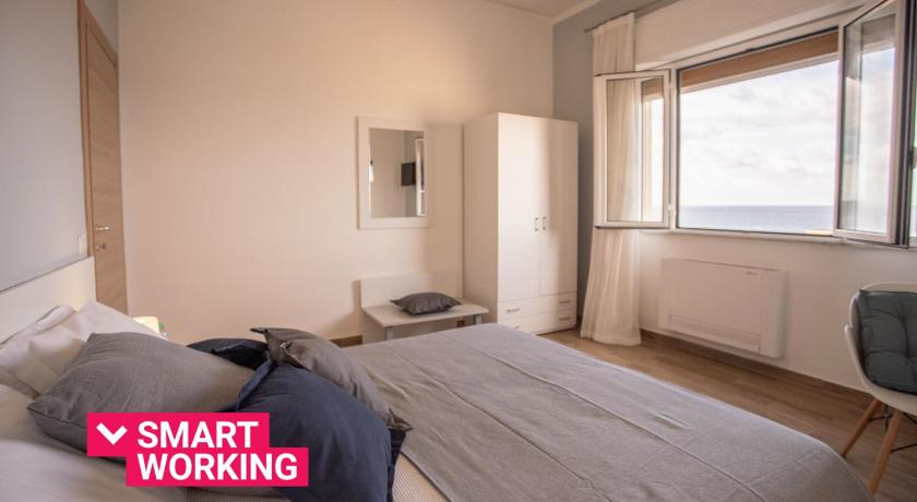 Seaview Rooms in the center by Wonderful Italy