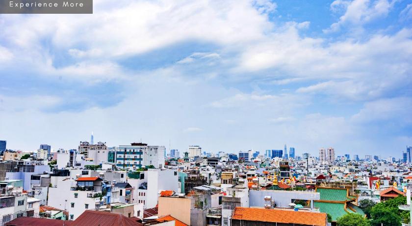 a city with lots of buildings and a sky background, HANZ Vuong Quang Hotel in Ho Chi Minh City