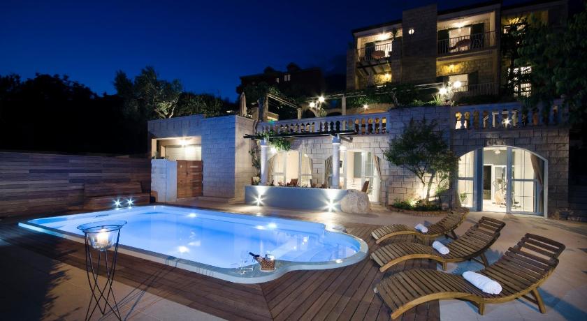 Villa Bougenvilia Tomas — Hotel in Tucepi