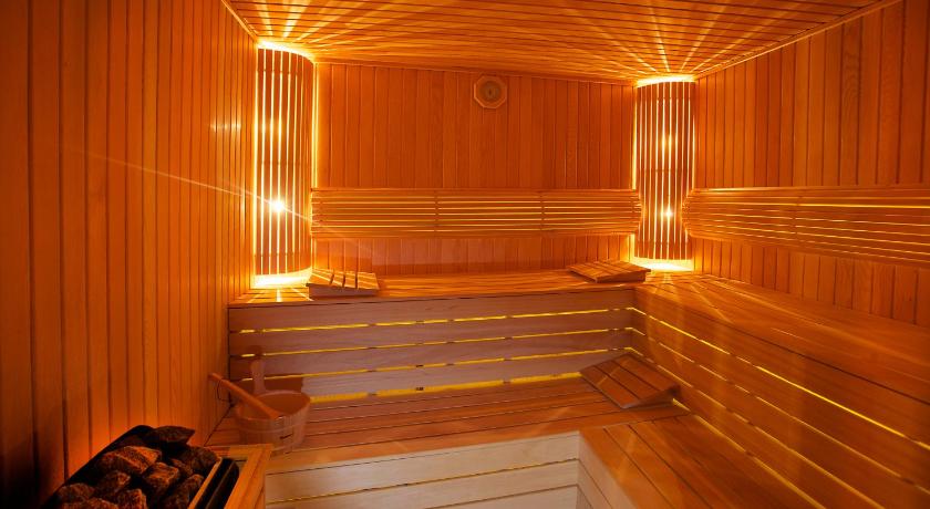 Carlton Hotel - image 10