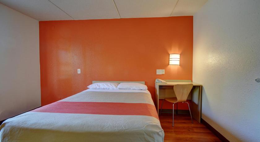 Motel 6-Chicopee, MA - Springfield