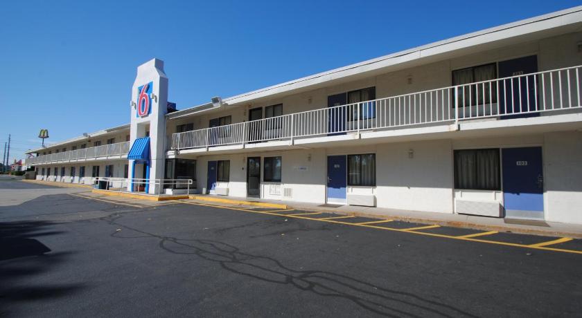 Motel 6-Chicopee, MA - Springfield