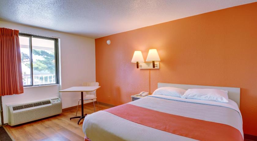 Motel 6-Chicopee, MA - Springfield