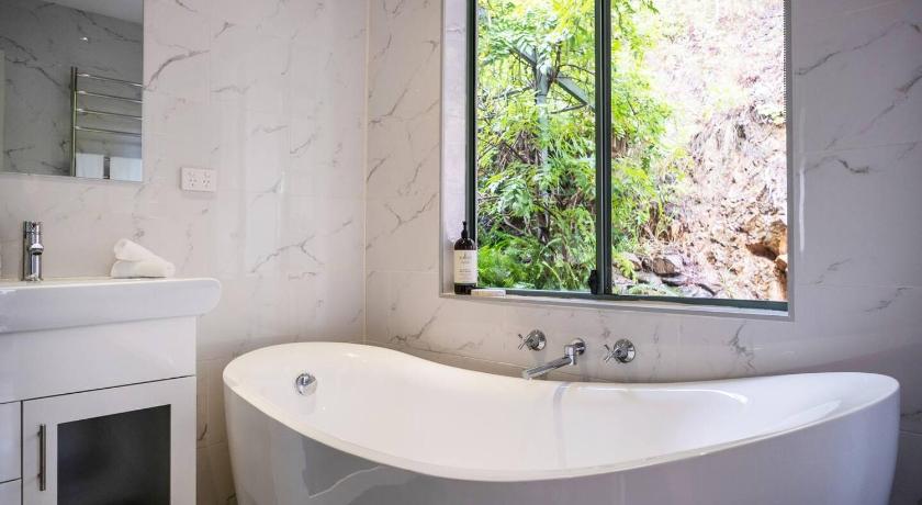 The Riverstone Luxury Eco Home in the Hills photo