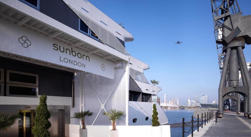 Sunborn Yacht Hotel London