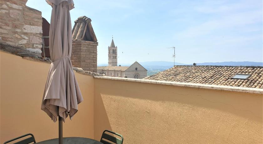 アッシジ Palazzo Calocci appartamenti in Assisi 4つ星 ゲストハウス 外観