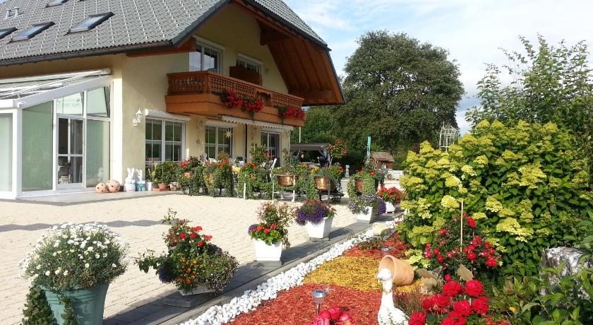 Appartement Rehblick — Hotel in Eisenbach (Hochschwarzwald)
