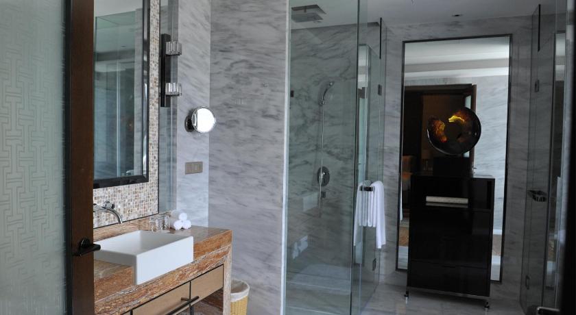 Ramada Plaza Liuzhou Liudong Hotel photo