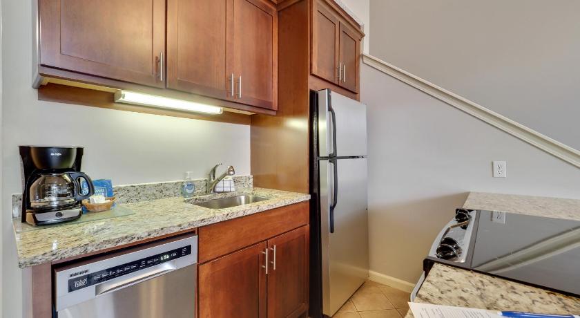 208 Pointes North Inn photo