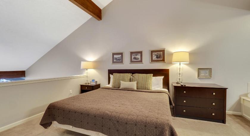 208 Pointes North Inn photo