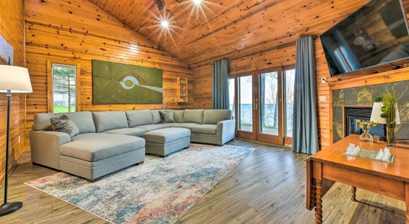 Lakefront Applegate Retreat with Private Beach! photo