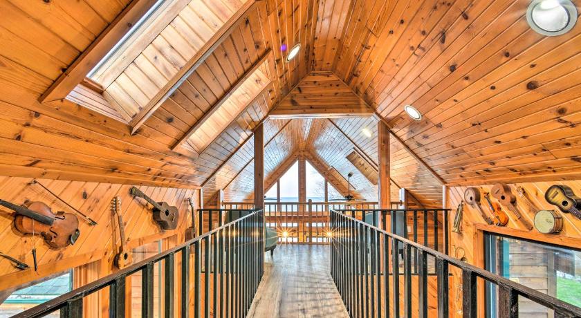 Lakefront Applegate Retreat with Private Beach! photo