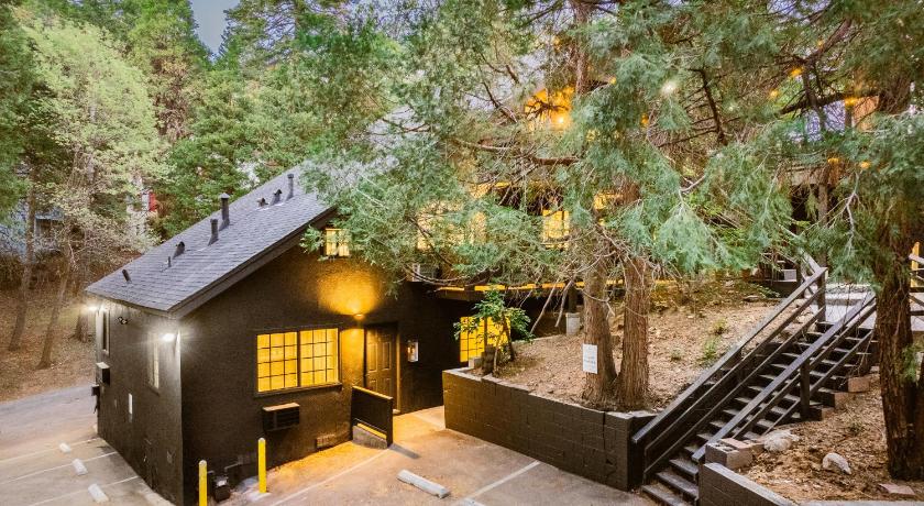 레이크 애로우헤드 (CA) The Kingsley Hotel 숙소 로비
