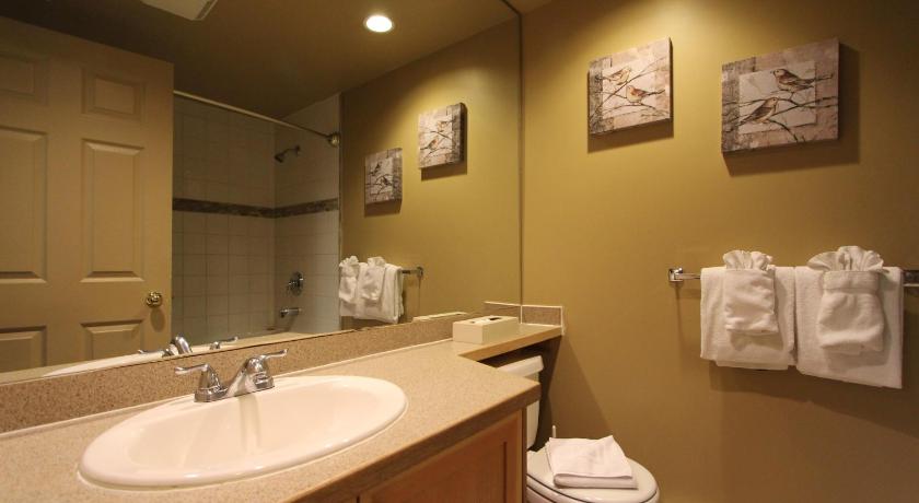 Powderhorn Condos by Whistler Retreats photo