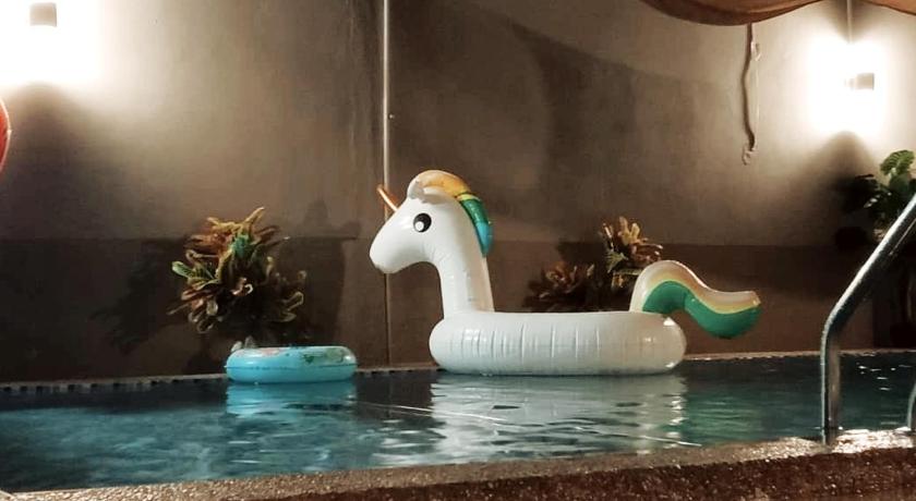 ランタウ・パンジャン Cassa Dinies private pool Rantau Panjang 4つ星 ゲストハウス プール