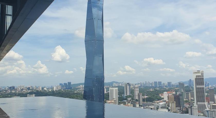 Infinity pool/LUCENTIA BBCC,near TRX, KLCC, PNB118 — Hotel in Kuala Lumpur