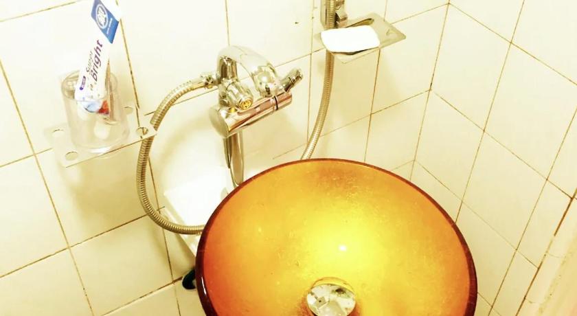 Image of 1 Person in 6-Bed Dormitory with Private Bathroom - Mixed 9