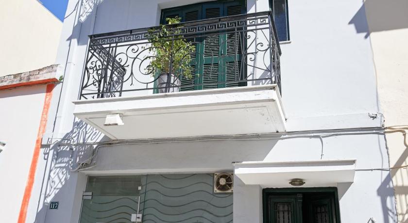 Μονοκατοικια στο κεντρο με τζακι — Hotel in Patra