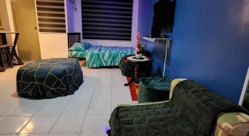 Image of Family Studio 14