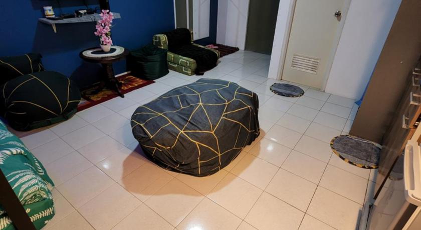 Image of Family Studio 18