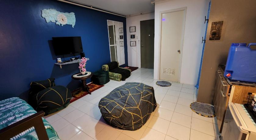 Image of Family Studio 6