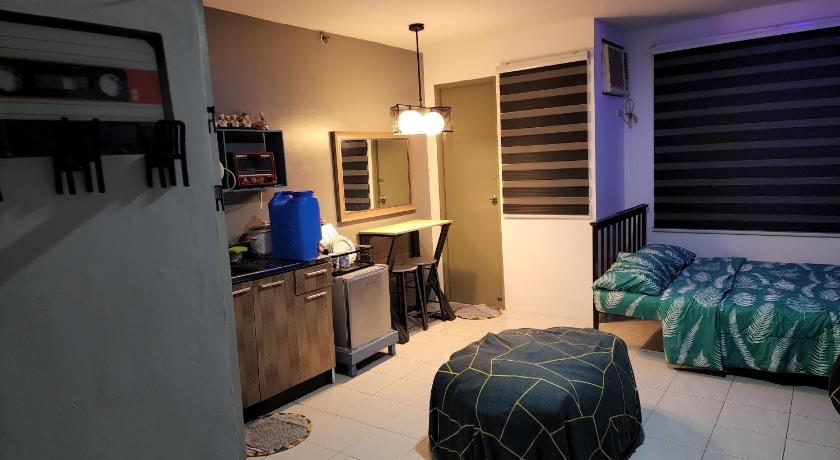 Image of Family Studio 13