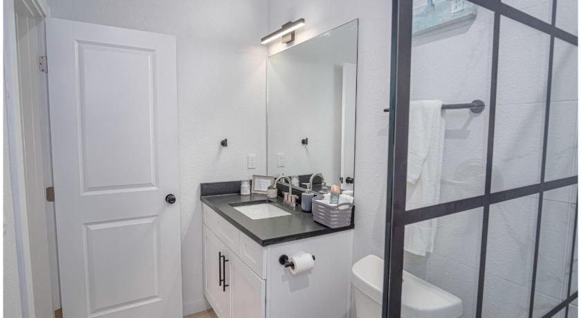 BRAND NEW 2 Stylish 3BR Near Exciting Downtown photo