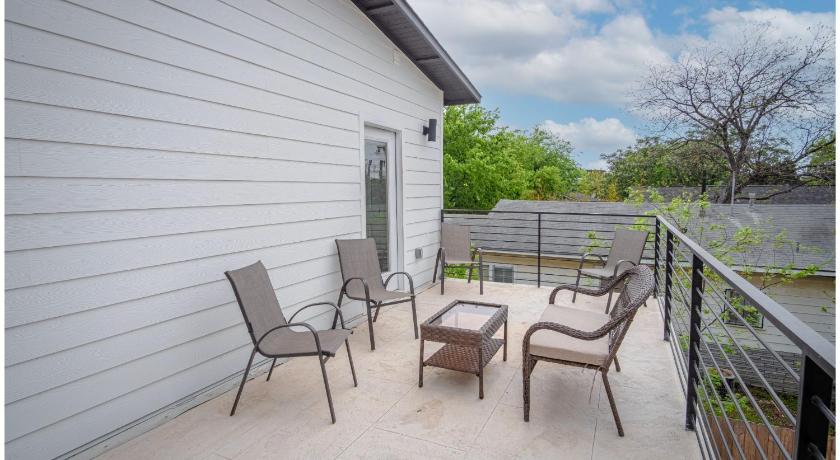 BRAND NEW 2 Stylish 3BR Near Exciting Downtown photo