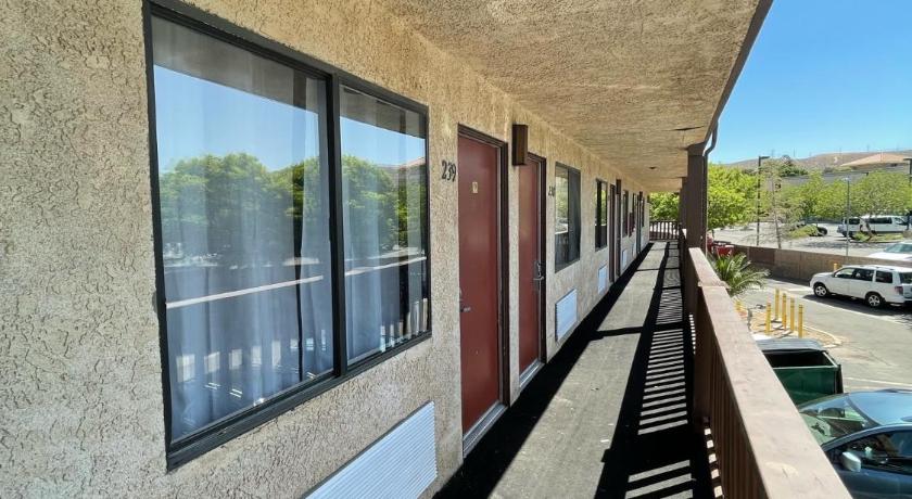 Palms Inn & Suites photo