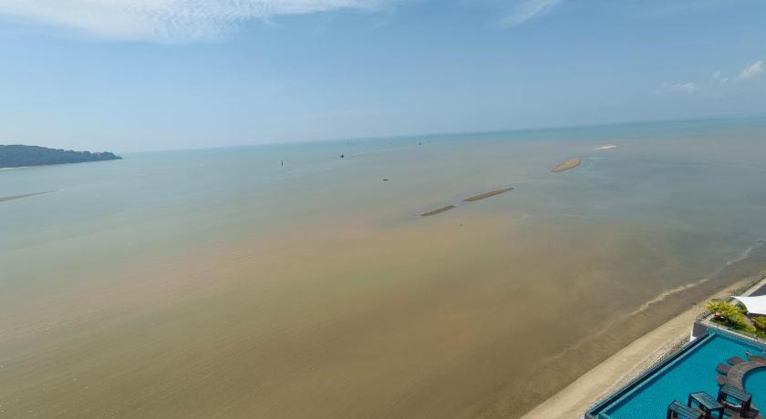 Kuantan SEA VIEW Studio #HighSpeed 300Mbps Unifi #Netflix photo
