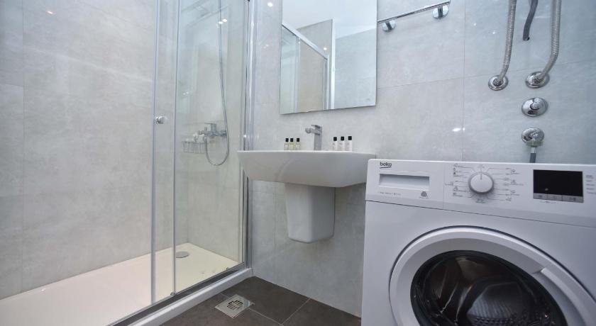 Luxury Fontana Apartments photo
