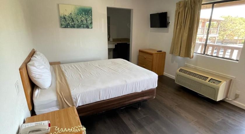 Palms Inn & Suites photo