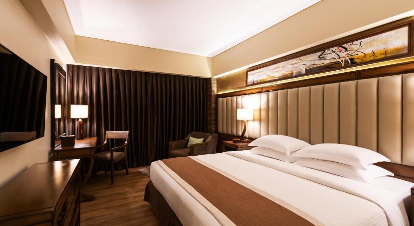 Image of Mactan Suite Ocean View Room 3