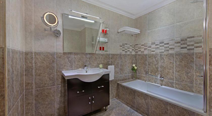 Image of Superior King or Twin Room 13